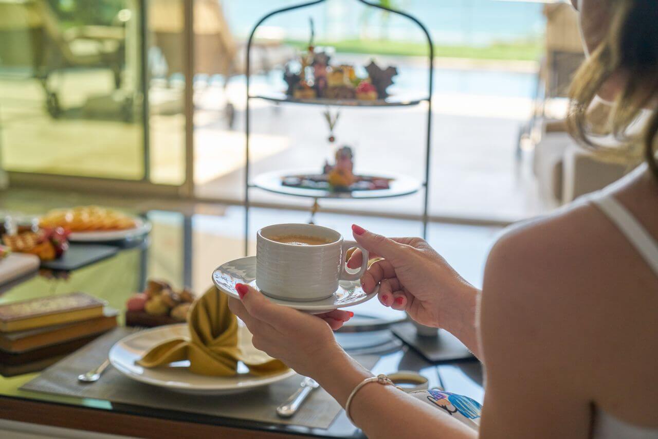 Café da manhã, meia pensão, pensão completa ou all inclusive: qual escolher?