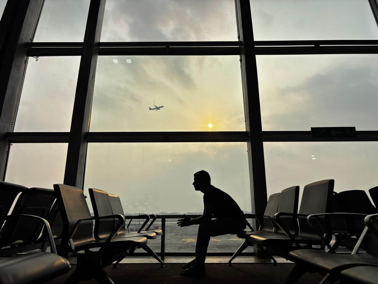 Voo cancelado, atrasado ou com overbooking: conheça seus direitos